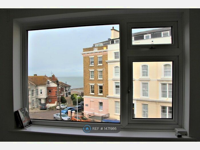 2 Bedroom Flat To Rent In Kestrel Court, Margate, CT9