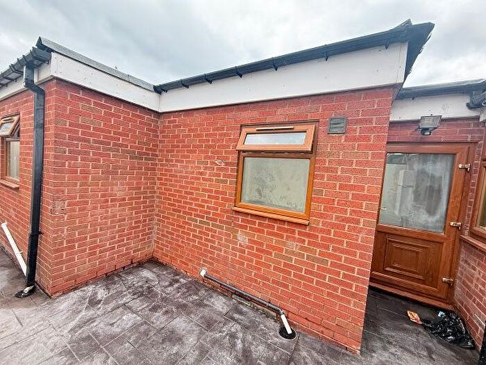 Studio To Rent In Oak Road, West Bromwich, B70