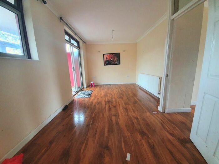 5 Bedroom Property To Rent In Craven Gardens, Barkingside, Ilford, IG6