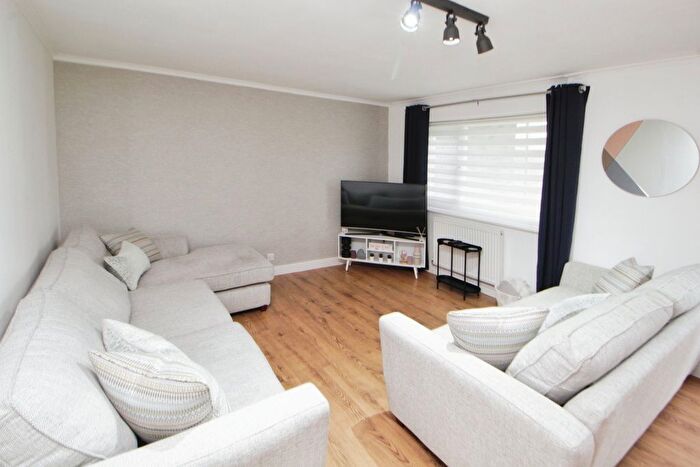 3 Bedroom Terraced House For Sale In Bakewell Lea, Glossop, Derbyshire, SK13