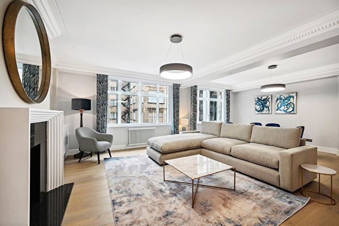 2 Bedroom Flat To Rent In Flat Richmond Court, Sloane Street, London, SW1X