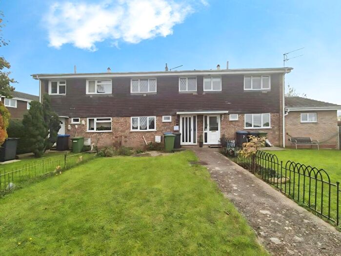 3 Bedroom Terraced House To Rent In Ploughmans Holt, Southam, Warwickshire, CV47