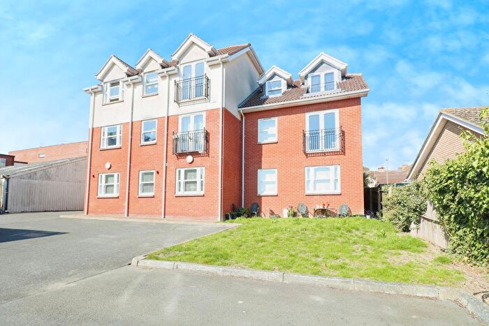 1 Bedroom Flat To Rent In Oak Road North, Hadleigh, SS7