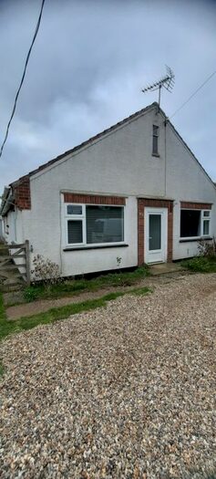 3 Bedroom Bungalow To Rent In Grove Avenue, Norwich, NR5