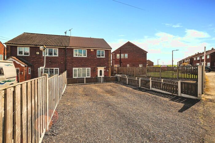 3 Bedroom Semi-Detached House For Sale In Maple Grove, Conisbrough, Doncaster, DN12