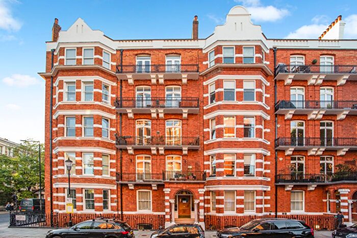 2 Bedroom Flat For Sale In Trebovir Road, Earls Court, SW5