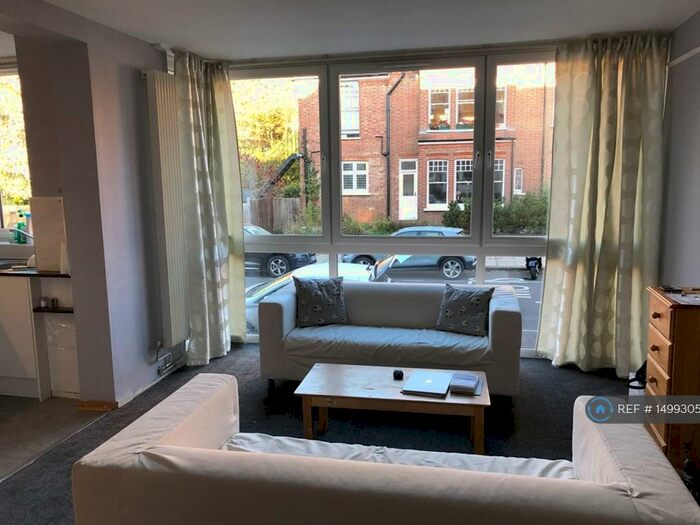 2 Bedroom Flat To Rent In Hurst Lodge, London, N8