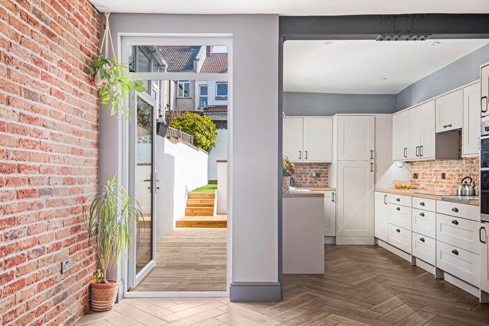 3 Bedroom Terraced House For Sale In Luckwell Road, Bedminster, Bristol, BS3