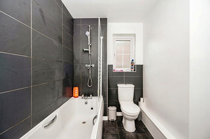 2 Bedroom Flat For Sale In Lytham Close, Great Sankey, Warrington, Cheshire, WA5