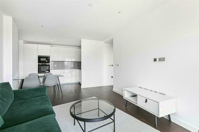 2 Bedroom Apartment To Rent In Lanchester Way, London, SW11