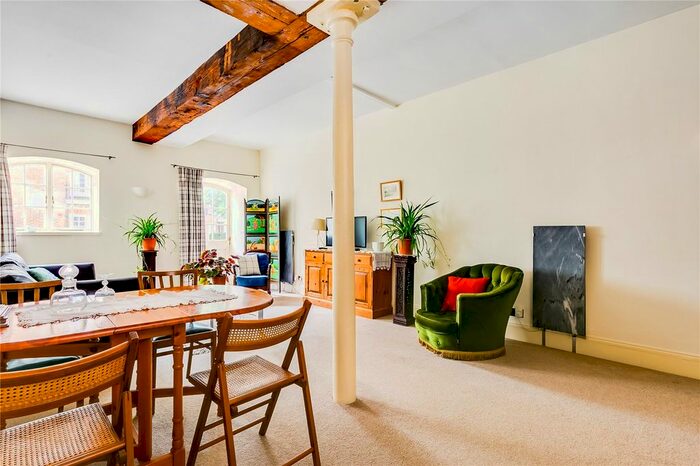 1 Bedroom Flat To Rent In The Vat House, Regents Bridge Gardens, SW8