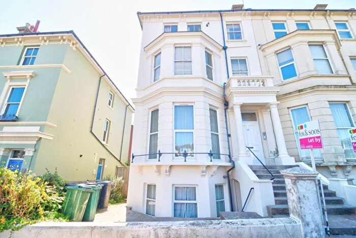 1 Bedroom Flat To Rent In Upperton Gardens, Eastbourne, BN21