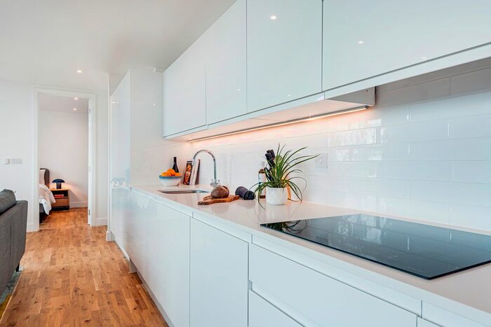 2 Bedroom Flat To Rent In - Queen's Road, Reading, RG1