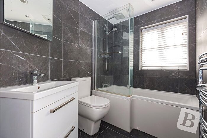 3 Bedroom End Of Terrace House For Sale In Betjeman Way, Ongar, Essex, CM5