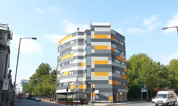 3 Bedroom Flat To Rent In Tower Bridge Road, London, SE1