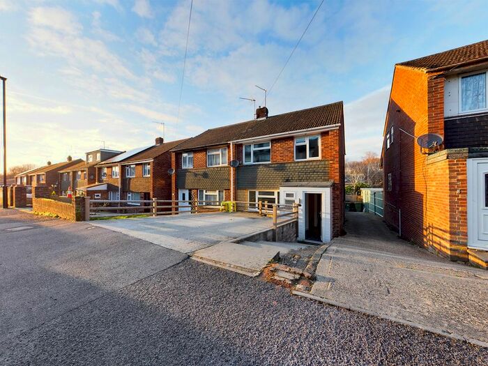 3 Bedroom Semi-Detached House To Rent In Crowther Close, Southampton SO19