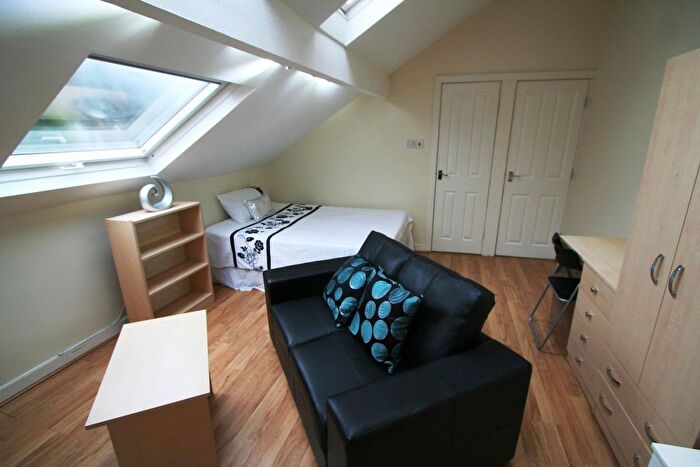 1 Bedroom Terraced House To Rent In Vinery Road, Leeds, LS4