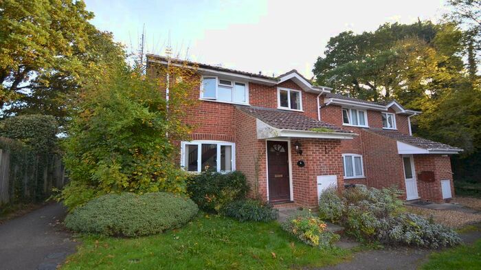 2 Bedroom Terraced House To Rent In Compass Field, Hook, RG27