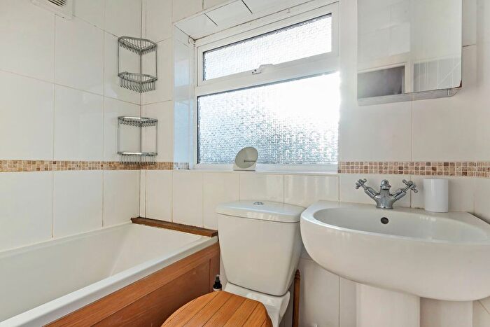 5 Bedroom Semi-Detached House To Rent In Ashenden Road, Guildford, GU2