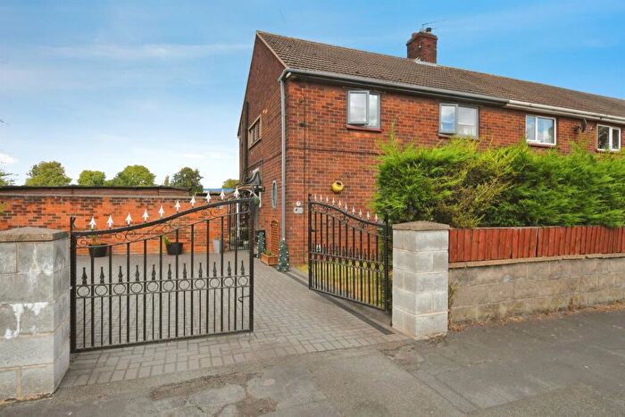 3 Bedroom Semi-Detached House For Sale In Warley Road, Scunthorpe, DN16