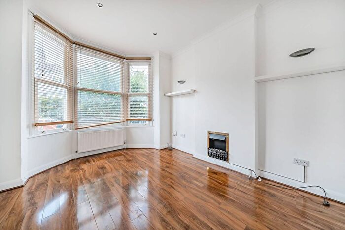 2 Bedroom Flat For Sale In Drakefell Road, Brockley, London, SE4