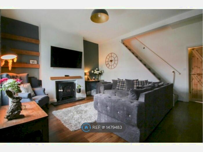 2 Bedroom End Of Terrace House To Rent In Wellington Road, Swinton, Manchester, M27