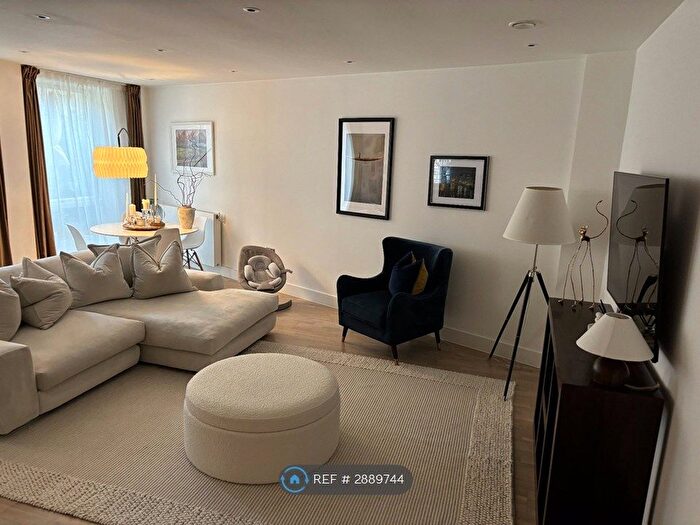 2 Bedroom Flat To Rent In Bruckner Street, London, W10