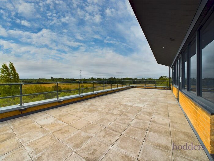 2 Bedroom Flat To Rent In London Road, Staines-Upon-Thames, Surrey, TW18