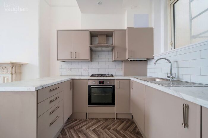 2 Bedroom Flat To Rent In Sussex Square, Brighton, East Sussex, BN2