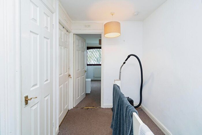 3 Bedroom End Of Terrace House For Sale In Laidon Close, Bletchley, Milton Keynes, Buckinghamshire, MK2