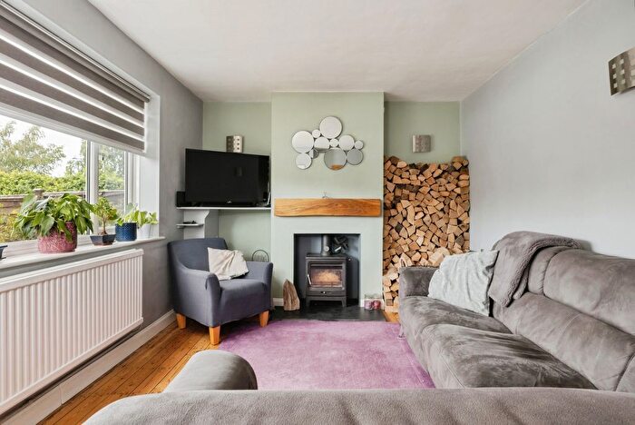 4 Bedroom Semi-Detached House For Sale In Lincoln Avenue, Hingham, Norwich, Norfolk, NR9