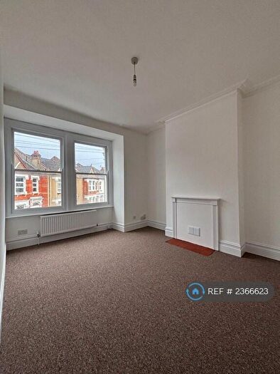 2 Bedroom Flat To Rent In Nova Road, Croydon, CR0