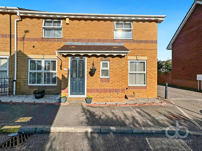 3 Bedroom End Of Terrace House For Sale In Newburgh Road, Grays, RM17