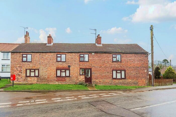 4 Bedroom House For Sale In Main Road, Belchford, Horncastle, LN9