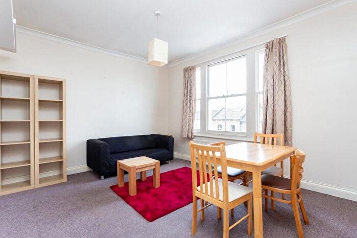 2 Bedroom Apartment To Rent In Riversdale Road, London, N5