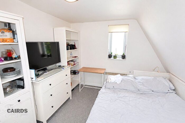 Studio To Rent In High Street, Sutton, SM1