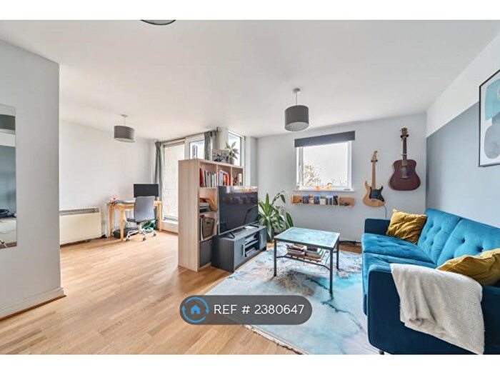 1 Bedroom Flat To Rent In Fishguard Way, London, E16