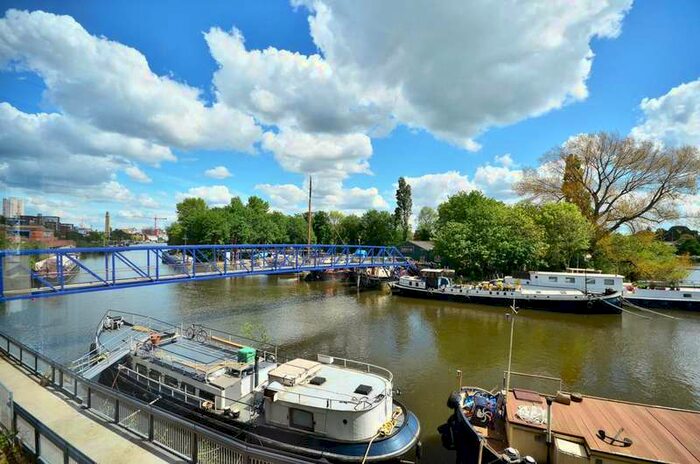 2 Bedroom Flat To Rent In Goat Wharf, Brentford, TW8