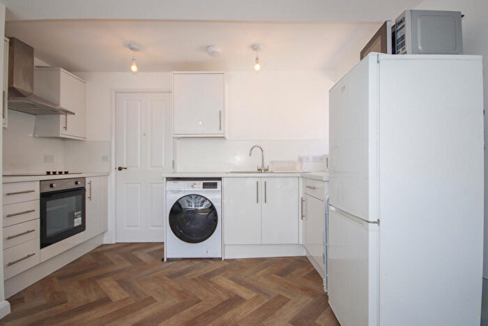 1 Bedroom Flat To Rent In High Street, Milton Regis, Sittingbourne, ME10