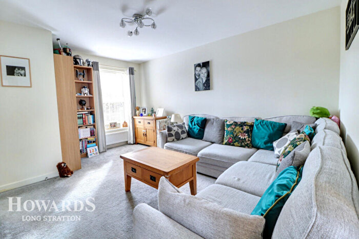 3 Bedroom Semi-Detached House For Sale In Mendham Lane, Harleston, IP20