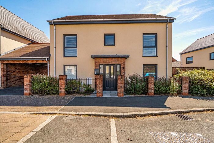 4 Bedroom Detached House For Sale In Lincolnshire Road, Waterlooville, PO7