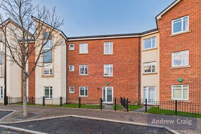 2 Bedroom Flat For Sale In Redwood Avenue, South Shields, NE34