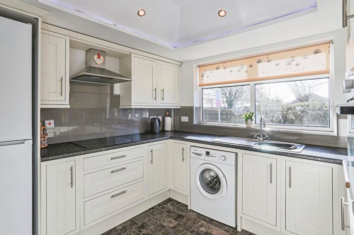 2 Bedroom Detached Bungalow For Sale In Roall Lane, Kellington, Goole, DN14