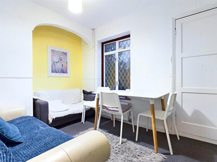 4 Bedroom Semi-Detached House To Rent In Davey Drive, Brighton, BN1