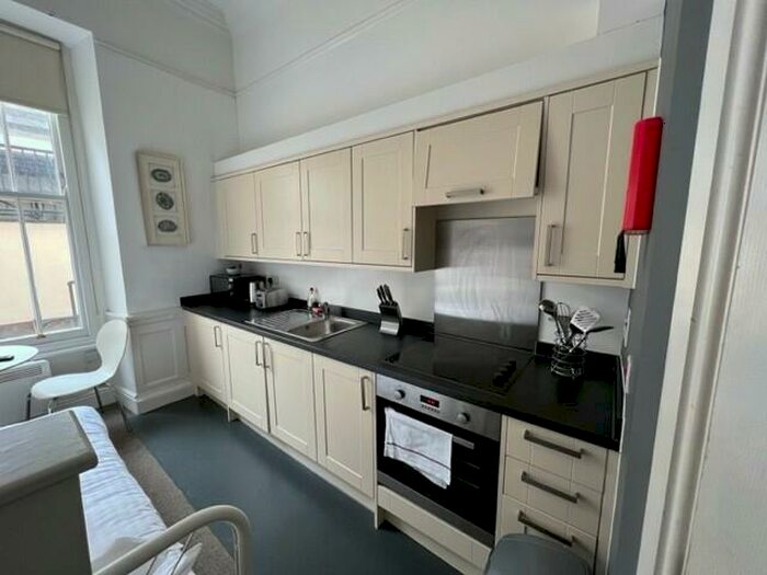 Studio To Rent In Berkeley Square, Bristol, BS8