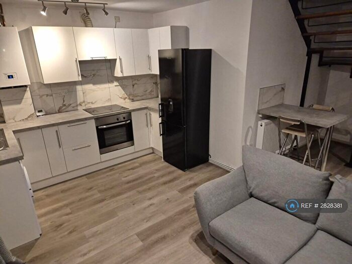 2 Bedroom Semi Detached House To Rent In Lindsey Court, Lincoln, LN5