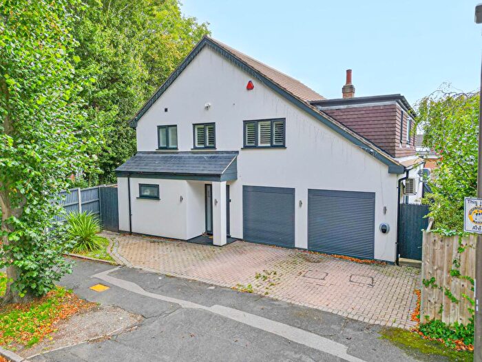 4 Bedroom Detached House For Sale In Otter Close, Bletchley, MK3