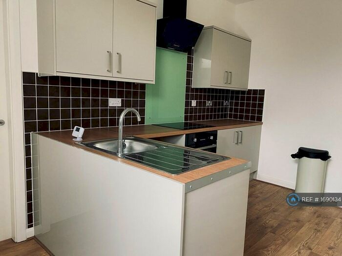 2 Bedroom Terraced House To Rent In Garfield Place, Allerton, Bradford, BD15