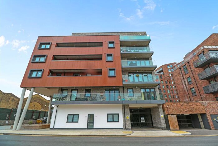 1 Bedroom Flat To Rent In St. Ives Place, London, E14