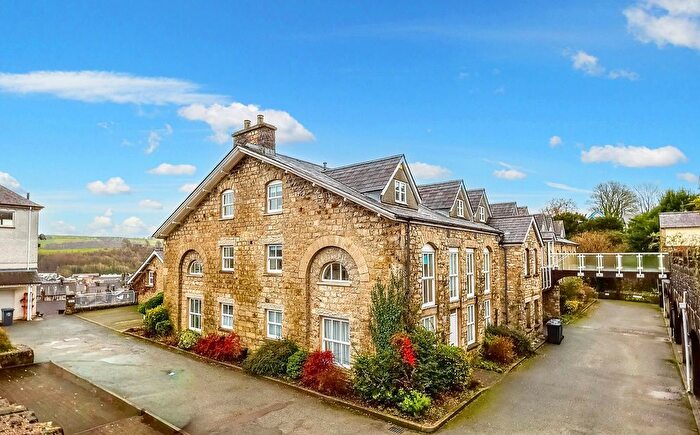 2 Bedroom Flat For Sale In High Fellside, Kendal, LA9